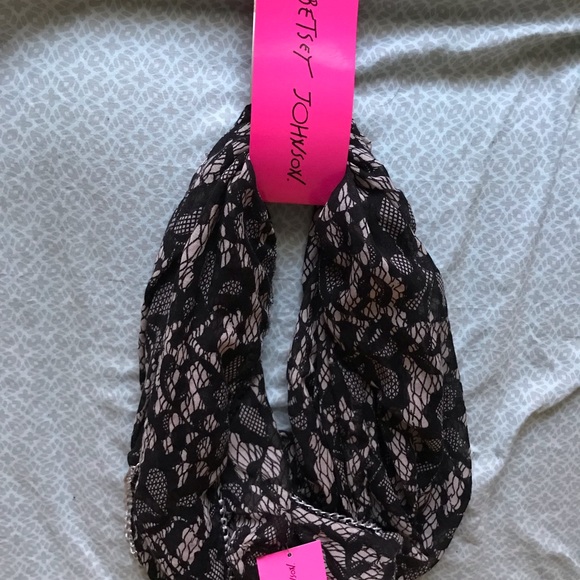 Betsey Johnson Scarf - Picture 2 of 3